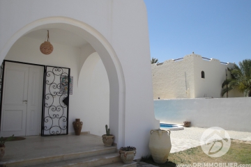V 022 -                            Vente
                           Villa avec piscine Djerba